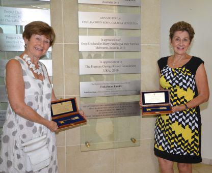 Sisters Shirley Feldman (right) of Stanford, California and Leah Mann (left) of Melbourne, Australia visited Yad Vashem to unveil the plaque acknowledging the legacy donation granted to Yad Vashem by their parents, Chaim and Malcha Brown, z”l